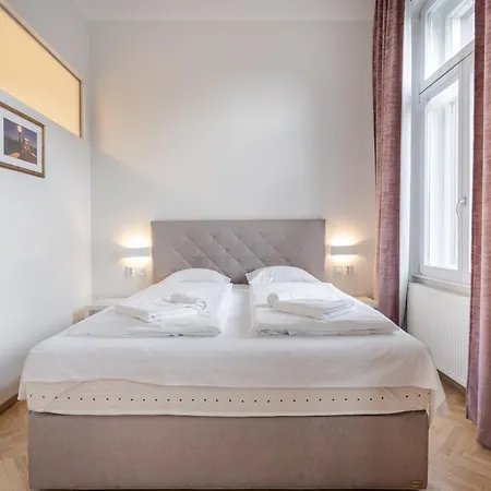 Klauzal City Garden - 2-bedroom K24 Apartment Budapest